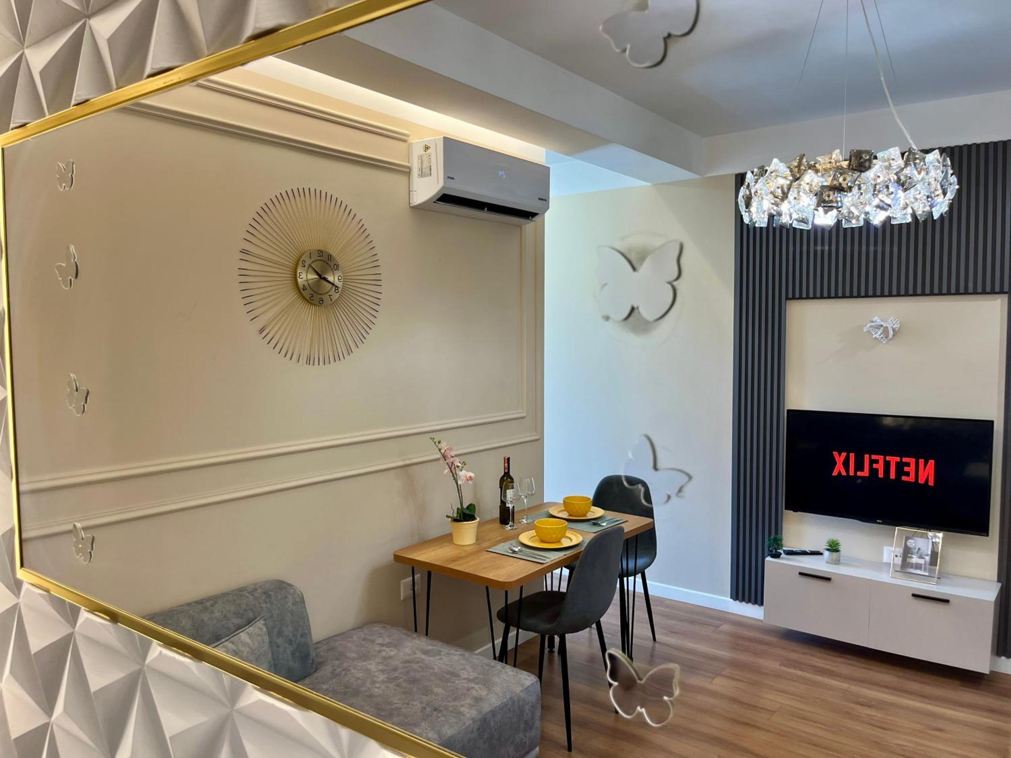 City Center Cozy Apartment Tirana Eksteriør billede
