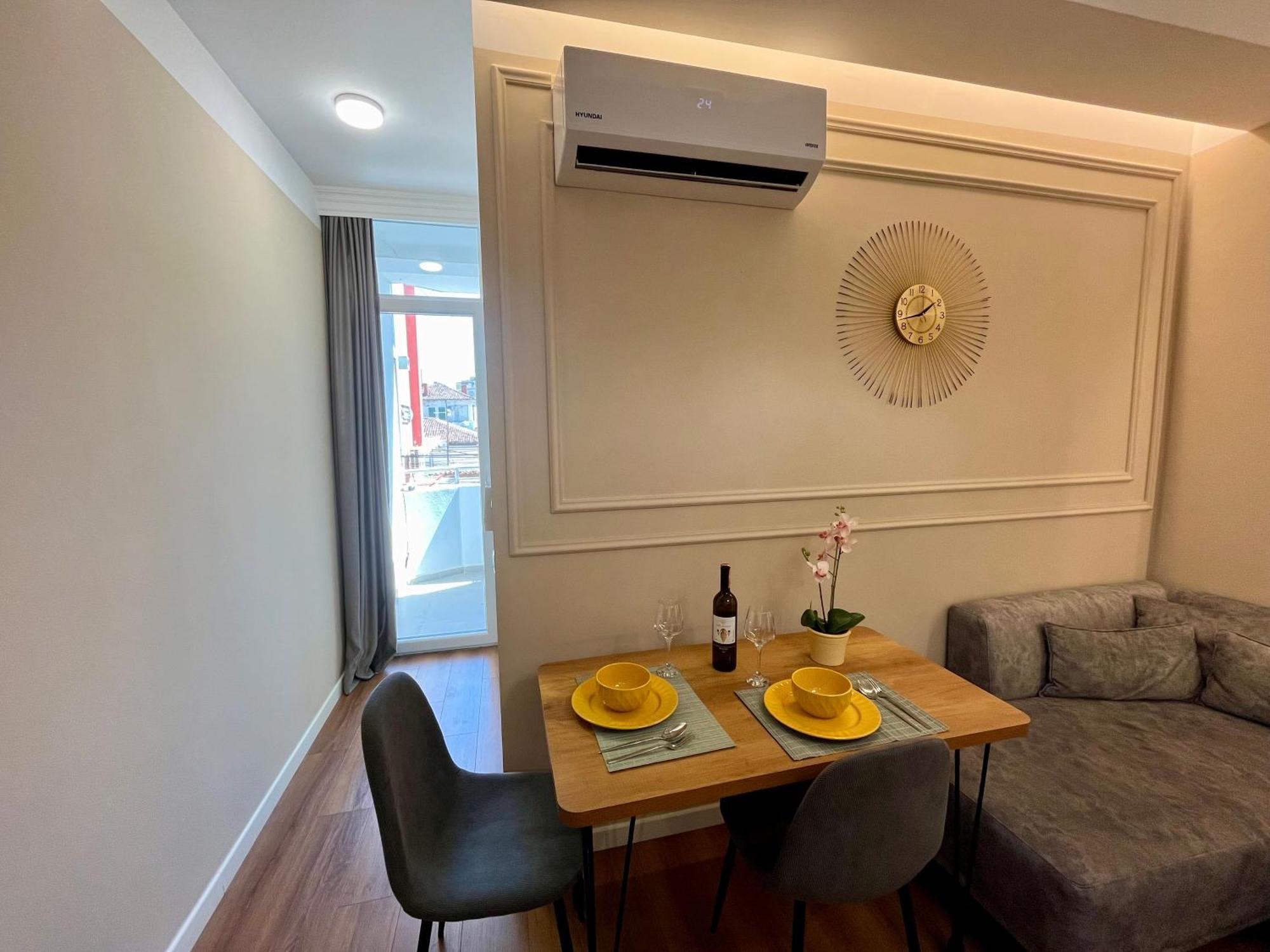 City Center Cozy Apartment Tirana Eksteriør billede