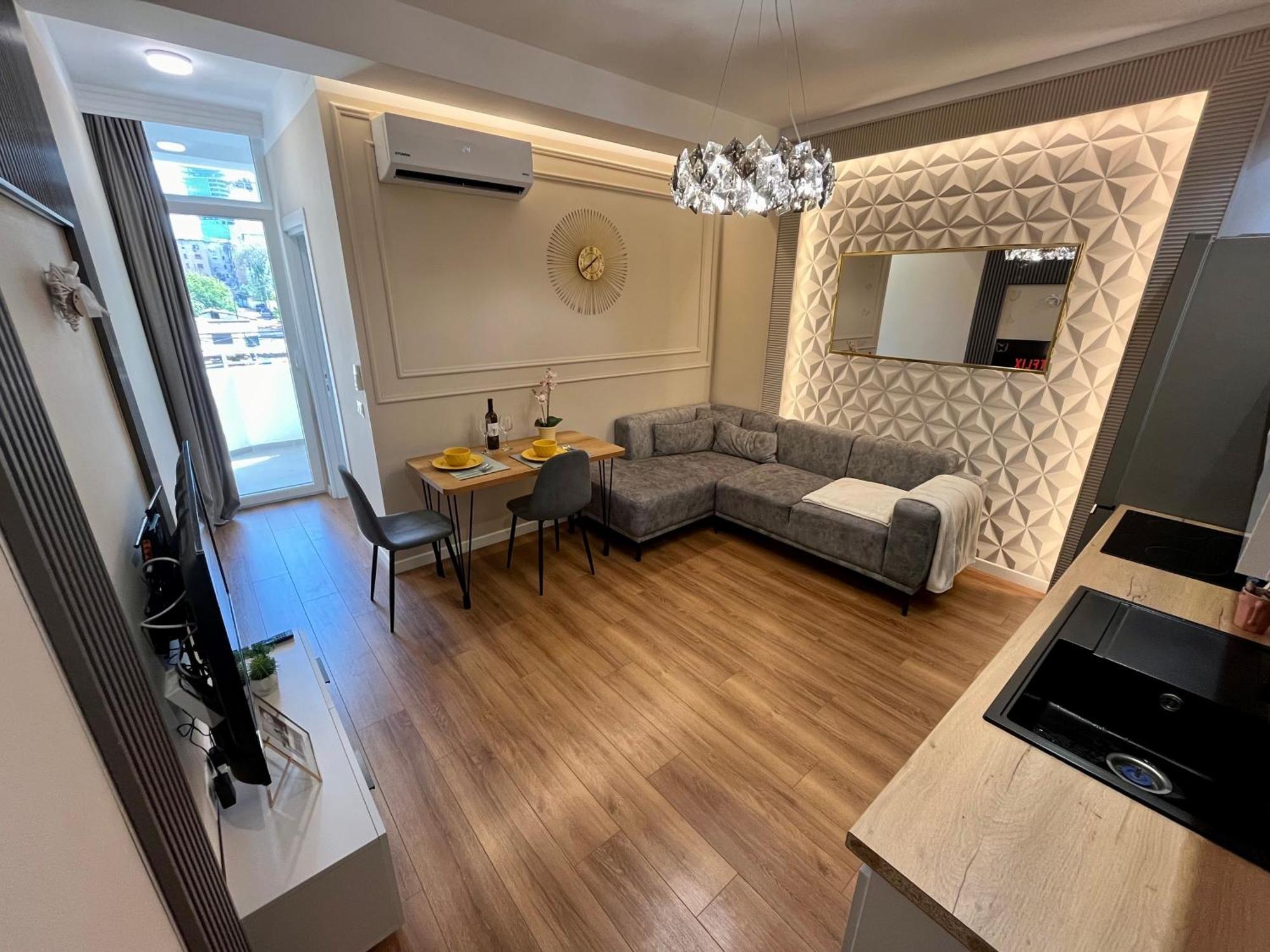 City Center Cozy Apartment Tirana Eksteriør billede