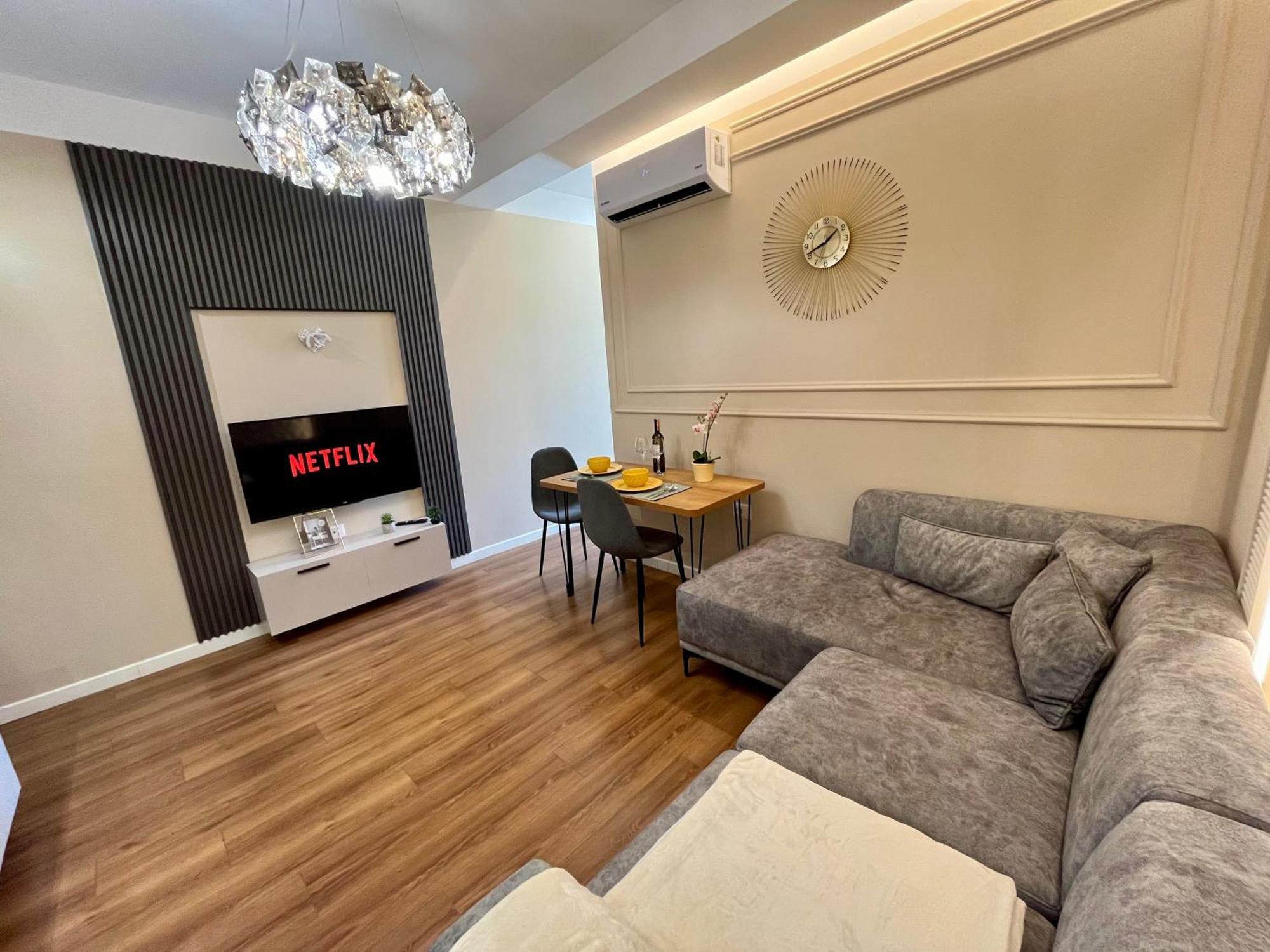 City Center Cozy Apartment Tirana Eksteriør billede