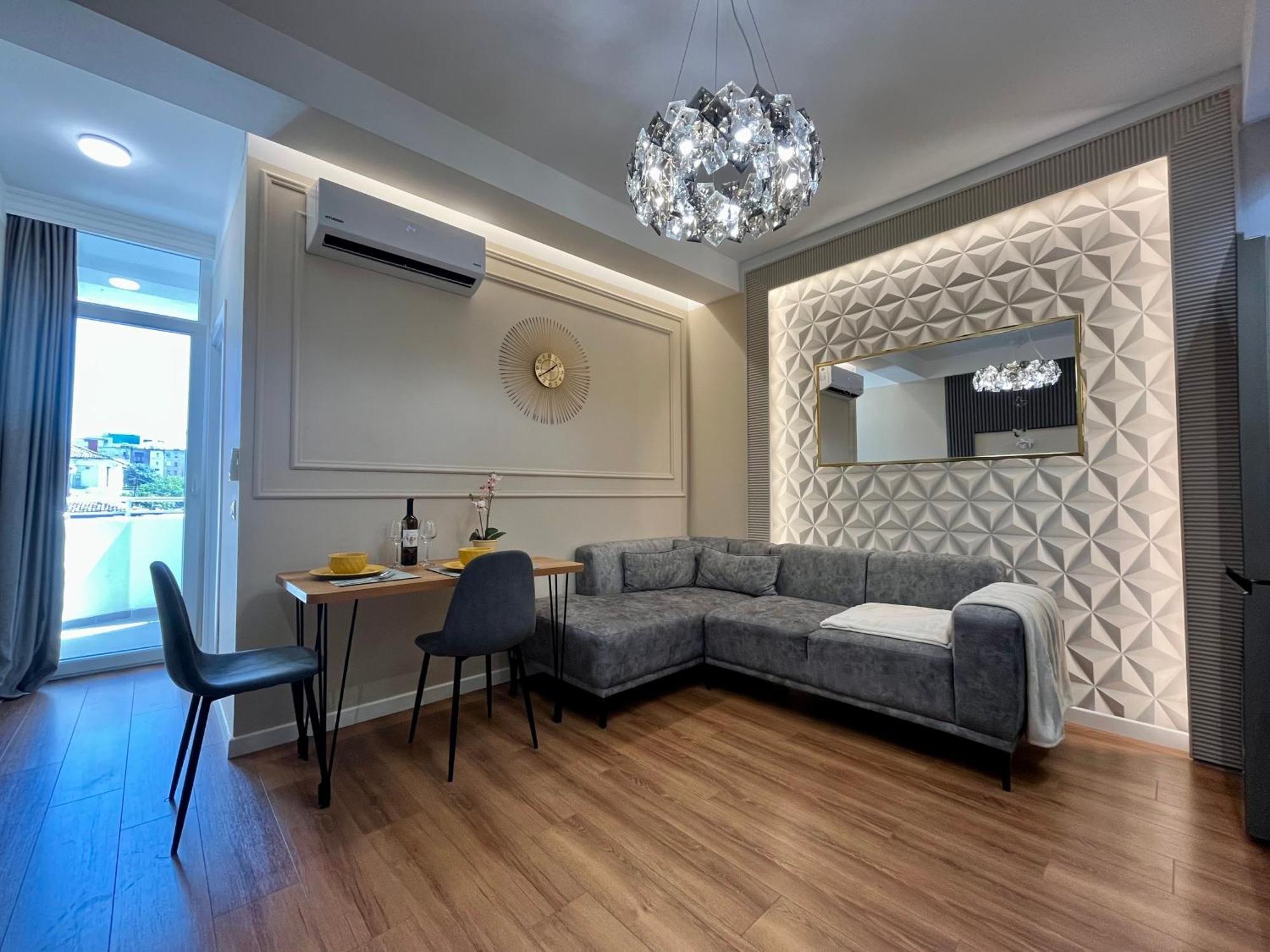 City Center Cozy Apartment Tirana Eksteriør billede
