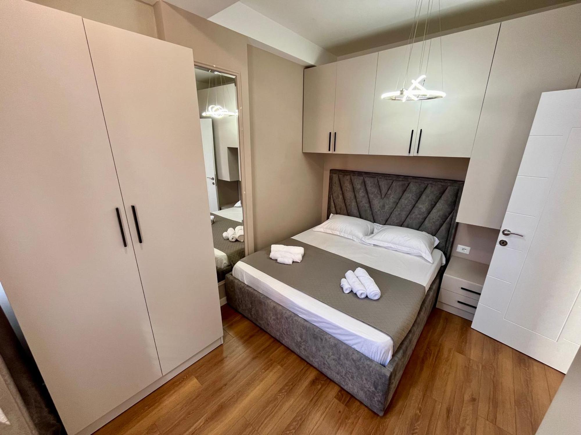 City Center Cozy Apartment Tirana Eksteriør billede
