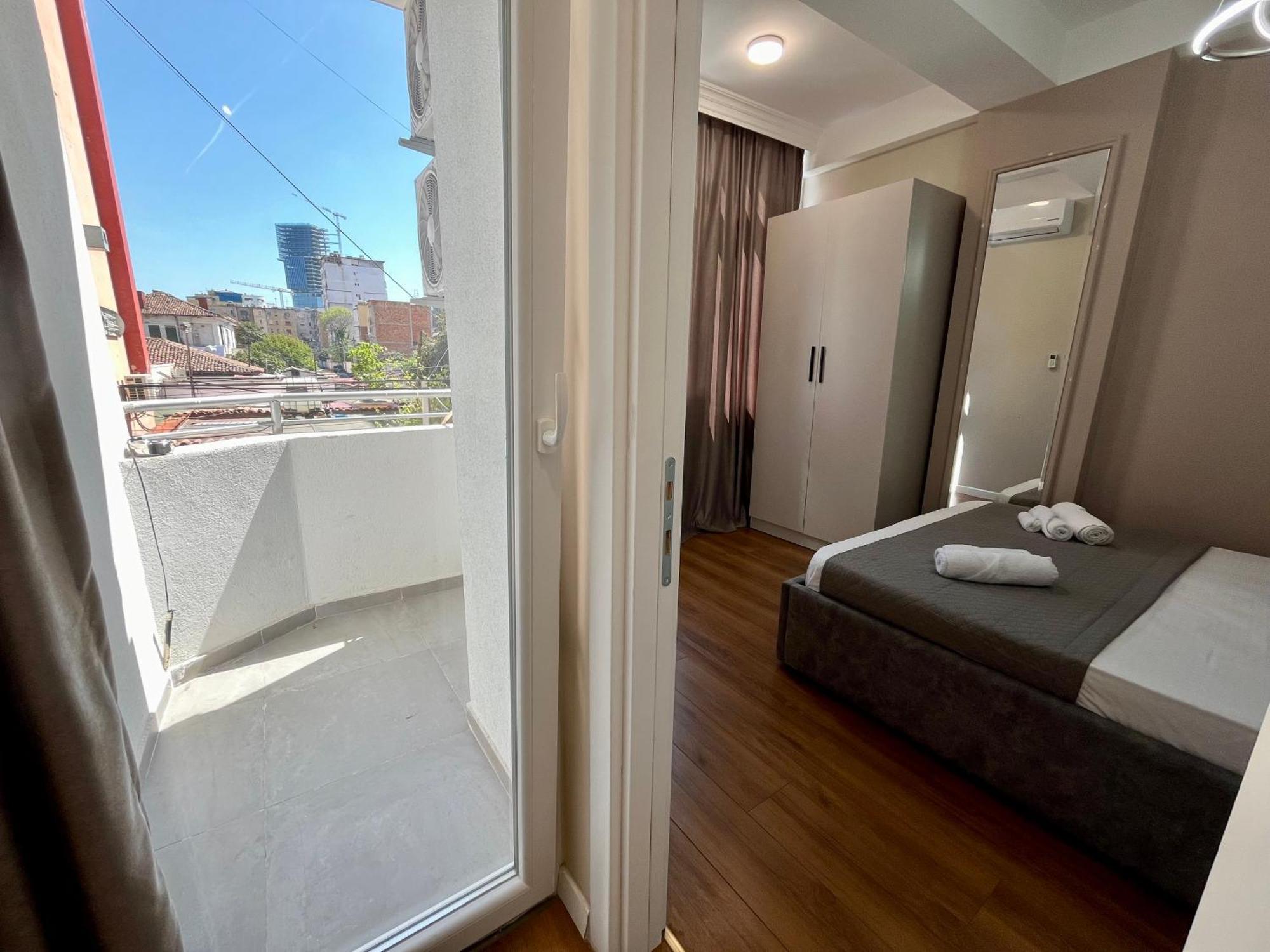 City Center Cozy Apartment Tirana Eksteriør billede