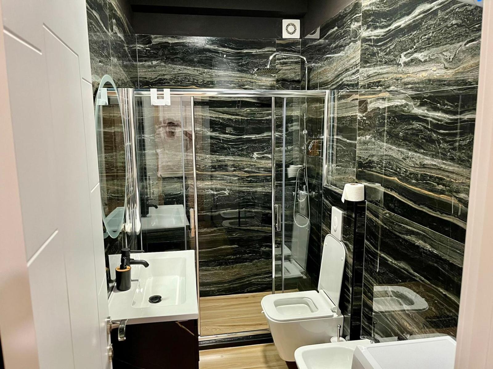 City Center Cozy Apartment Tirana Eksteriør billede